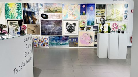 In the same space, there is an art loan of local artists, with works by a hundred artists.