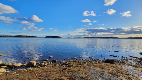 Rantaraitilta merinäkymä Itämerelle