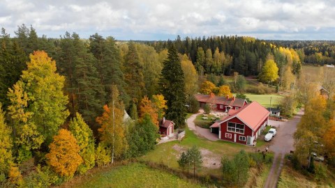 Autumn colors at Yli-Takkulan tila